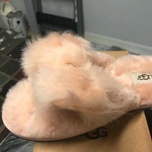 Mirabelle by UGG, Powder pink super plush, slip on, size 6